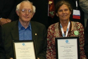 Preben and his wife Jane receive the World Wind Energy Award during the WWEC2008 in Kingston Canada