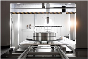 Large-size bearings with a diameter of more than 800 millimeters are manufactured in Nanjing Schaeffler expands its production capacities for wind power in China