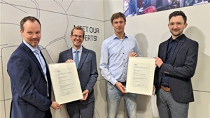 From left to right : Sven Schulemann, Managing Director for Nordseecluster at RWE Fabio Pollicino, Director for Project Certification at DNV Benjamin Miethling, Director Risk Management & Insurance at Northland Power Europe, Nordseecluster Management Board Member Jonathan Faas, Principal Project Manager at DNV DNV confirms Nordseecluster wind farms comply with German offshore regulations