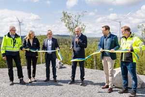 From left to right: Per Nordlund, Board Director of Nysäter Wind, Katja Wünschel, CEO Onshore Wind & Solar Europe & Australia at RWE Renewables, John Childs, Representative of Nysäter Wind, Jørgen Kildahl, Senior Advisor at EIP, Tobias Griesshaber, Chairman of the Board of Nysäter Wind, and Roland Flaig, CEO RWE Renewables Sweden Swedish Nysäter wind farm connected to grid