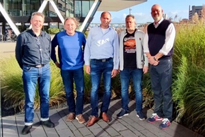 Wolfgang Sanders Josef Marl Oliver Klausch Mayk Härtel and Nils Brümmer after signing contract (from left to right)