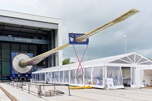 Fraunhofer IWES scientists welcomed and guided guests from politics research and industry through the new test rig courtesy Hauke Mueller Fotografie