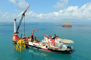 Huisman to upgrade Heerema Aegirs offshore mast crane