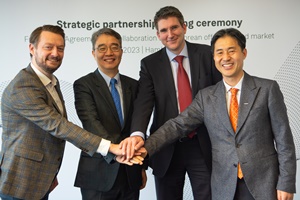 Kasper Yttesen Siemens Gamesa Head of Offshore New Markets, HongOok Park Executive Vice President Head of Power Service Business Group Doosan Enerbility, Marc Becker CEO Siemens Gamesa offshore business, SeungWoo Sohn Senior Vice President Head of Power Service Sales & Marketing Doosan Enerbility Siemens Gamesa and Doosan Enerbility sign offshore wind partnership framework agreement for South Korea