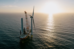 Installation of the first Thor wind turbine (courtesy RWE  Photographer Niklas Marc Heinecke)