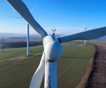 #11 AN Bonus 600 44 (600 kW), manufactured in 1996 1997 and installed in Zschopel, Germany (courtesy Nico Helmdag)